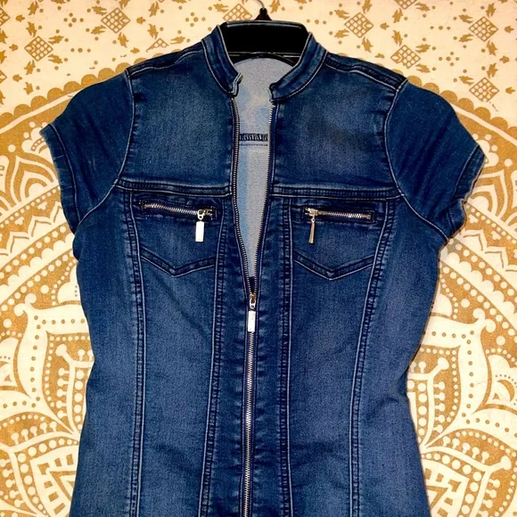 “GUESS” LADIES DARK WASHED ZIP-UP DENIM DRESS…SIZE XS (US) - Picture 5 of 8